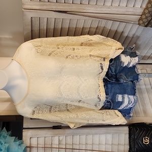 Forever 21 brand lace cropped top